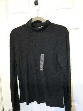 Gap Black Mock Neck Top – NWT – Size L
